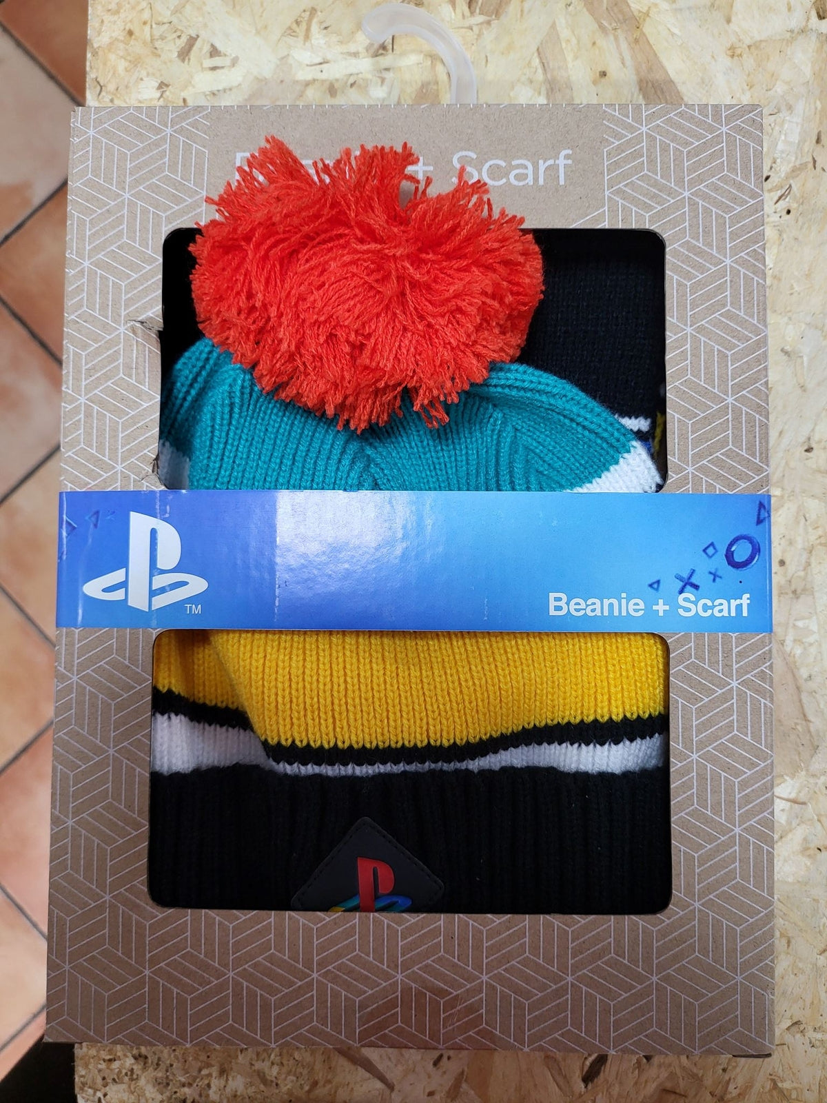 Cappello e sciarpa playstation