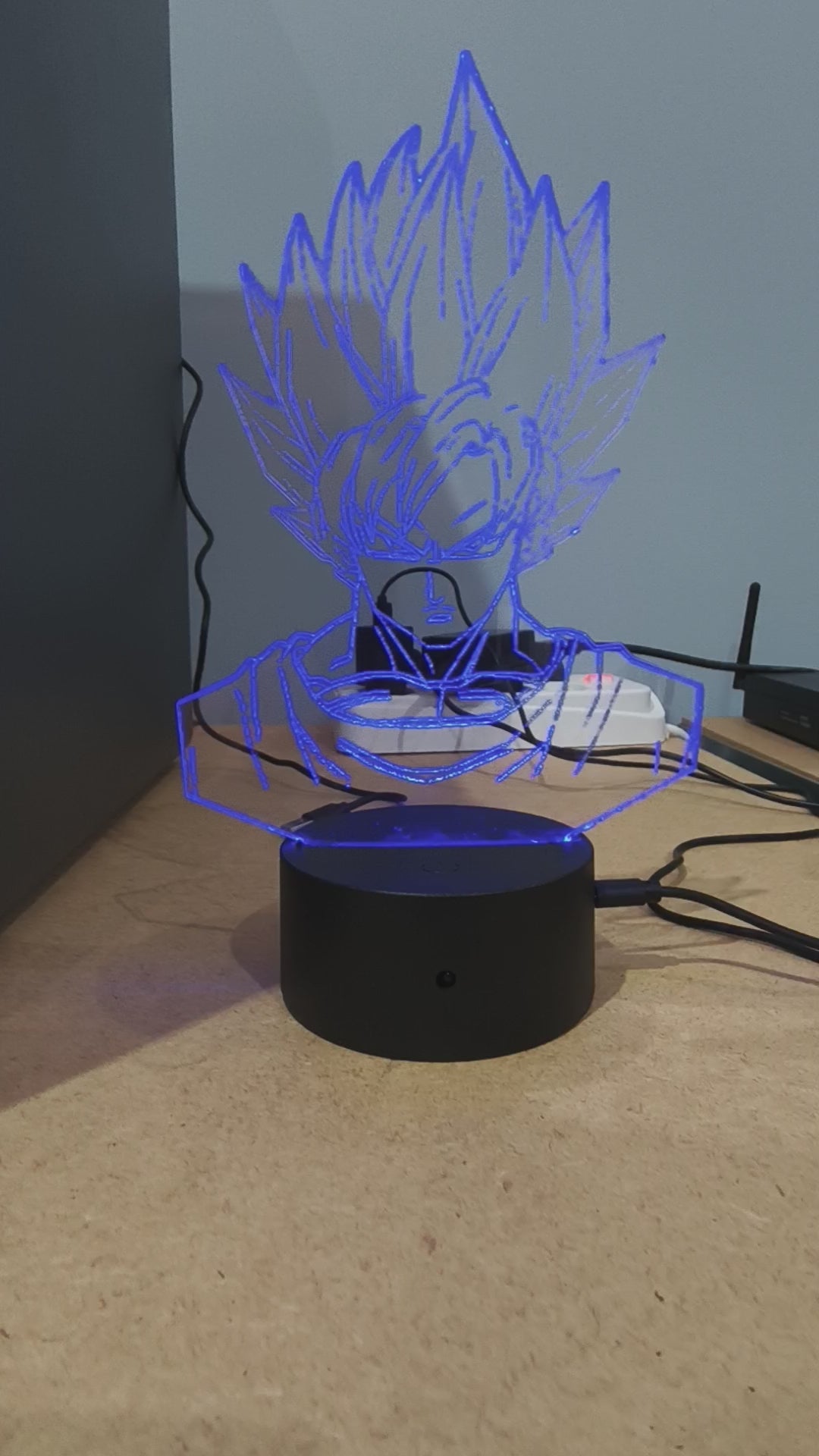 Esempi oggetti personalizzati (esagono-lettera-nome led o logo-lampada trasparente e molti altri)